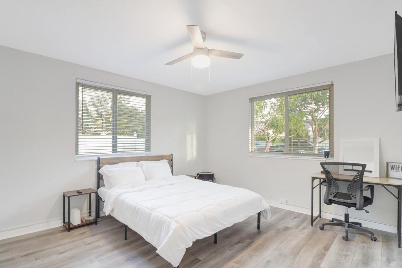 Spacious And Luxurious Home Centrally Located Between Miami And Ft. Lauderdale 미라마 외부 사진